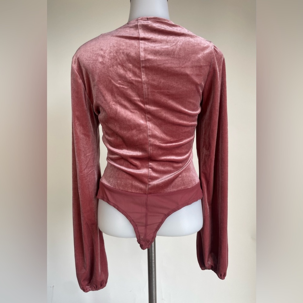 Lulus - Upgraded Style Mauve Velvet Long Sleeve Tie-Front Bodysuit - Picture 10 of 15